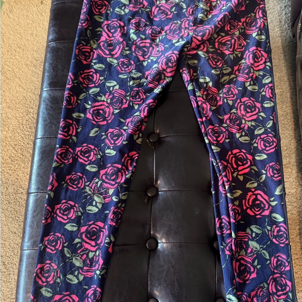 Lularoe Floral Leggings with Pink Roses TC
